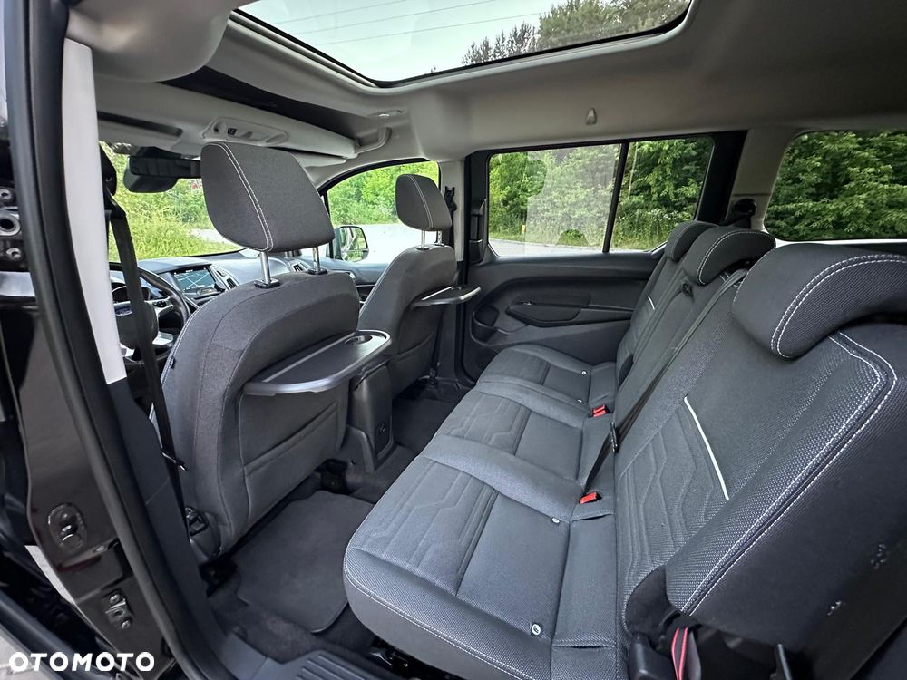 Ford Tourneo Connect Grand - 27