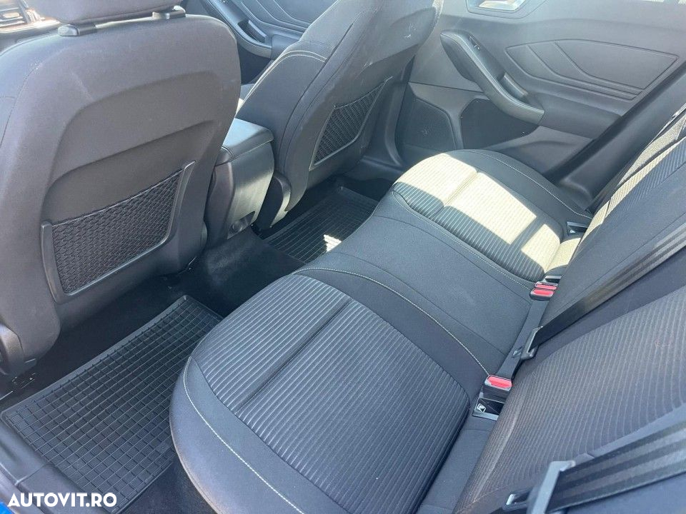 Ford Focus - 11