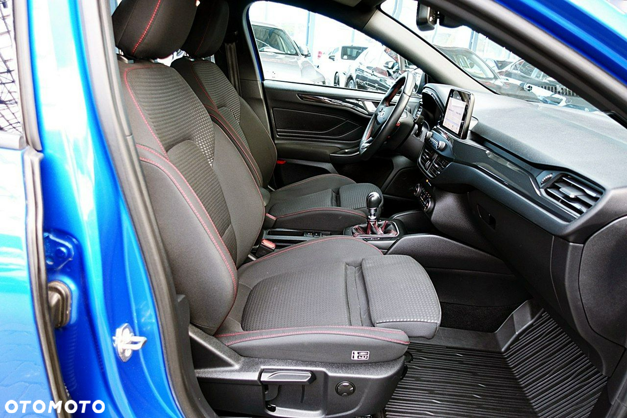Ford Focus - 11