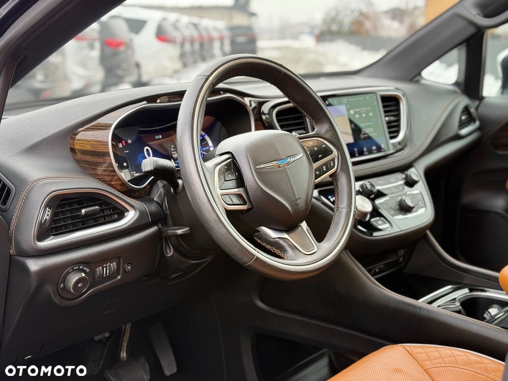 Chrysler Pacifica - 17