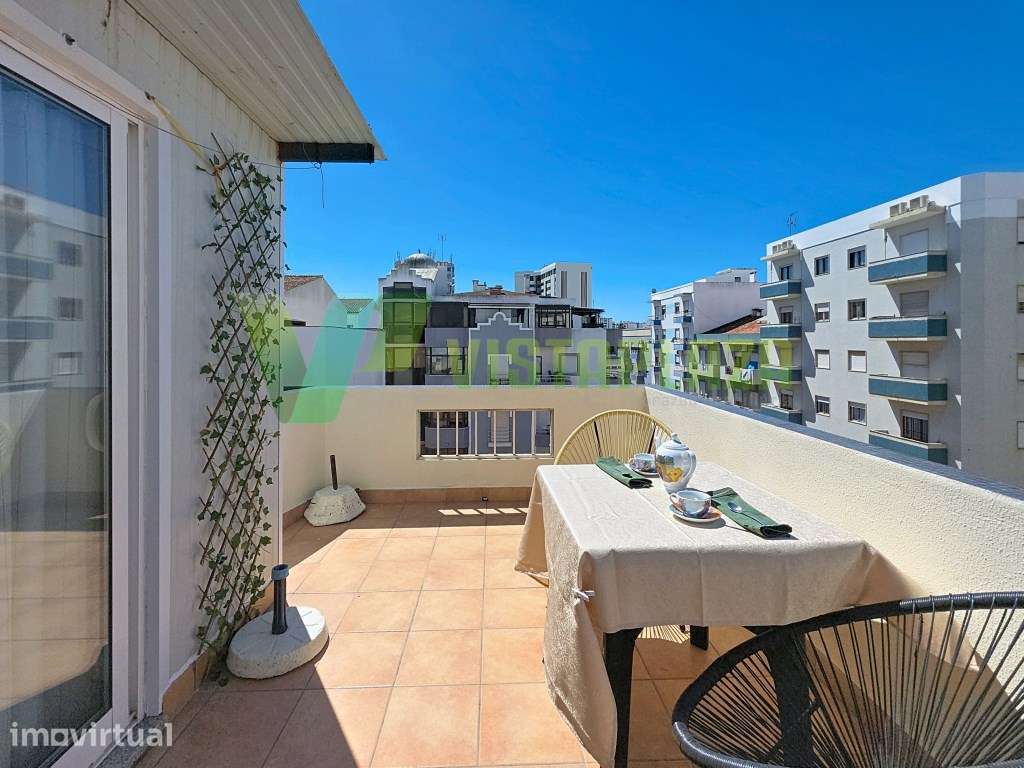T0+1 com Terraço no Centro de Portimão - Vendido Mobilado | Oportun... - Grande imagem: 2/32