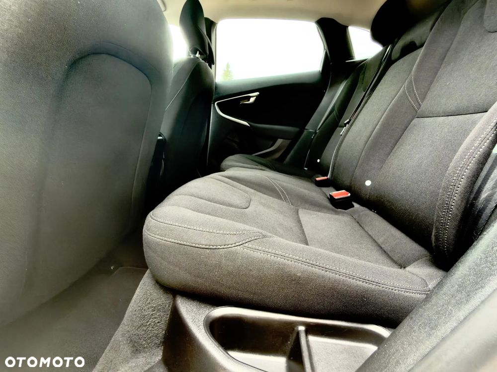 Volvo V40 Cross Country - 24
