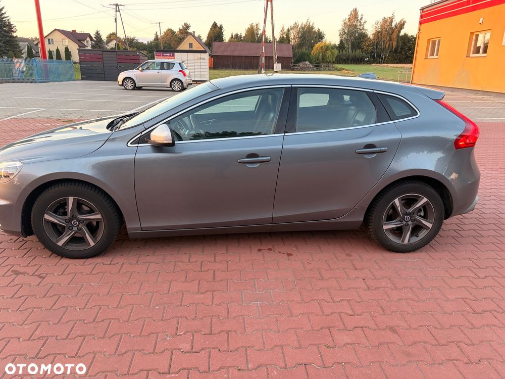 Volvo V40 D2 Drive-E R-Design Momentum - 3