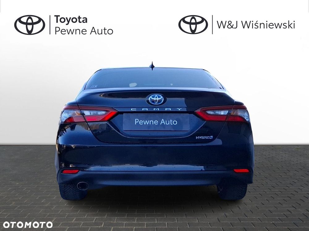 Toyota Camry - 6