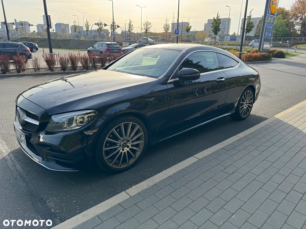 Mercedes-Benz Klasa C 300 9G-TRONIC - 2