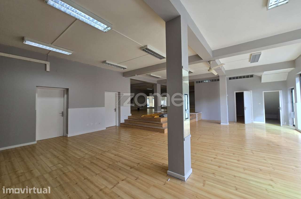 Espaço Comercial para Arrendamento – 250m² – Ribeira Grande - Grande imagem: 5/17