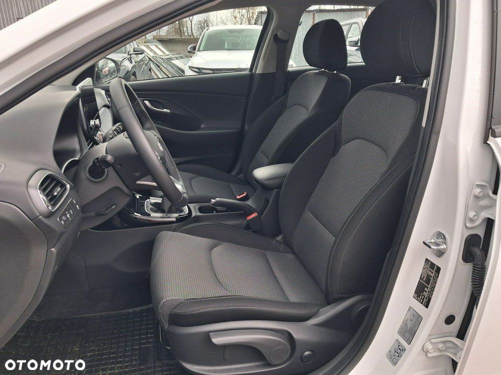 Hyundai i30 1.5 DPI Pure - 17