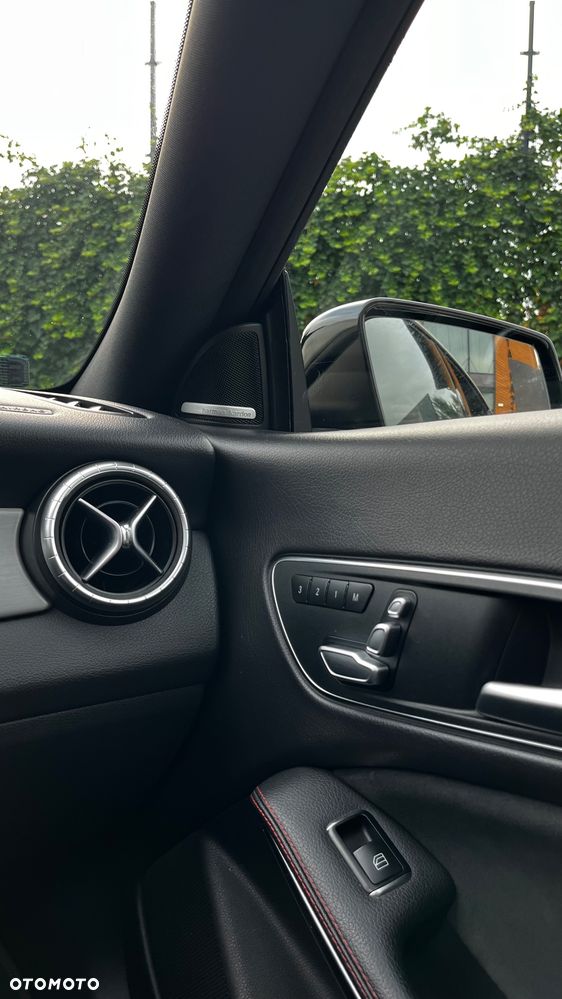Mercedes-Benz CLA 220 4-Matic AMG Line - 7