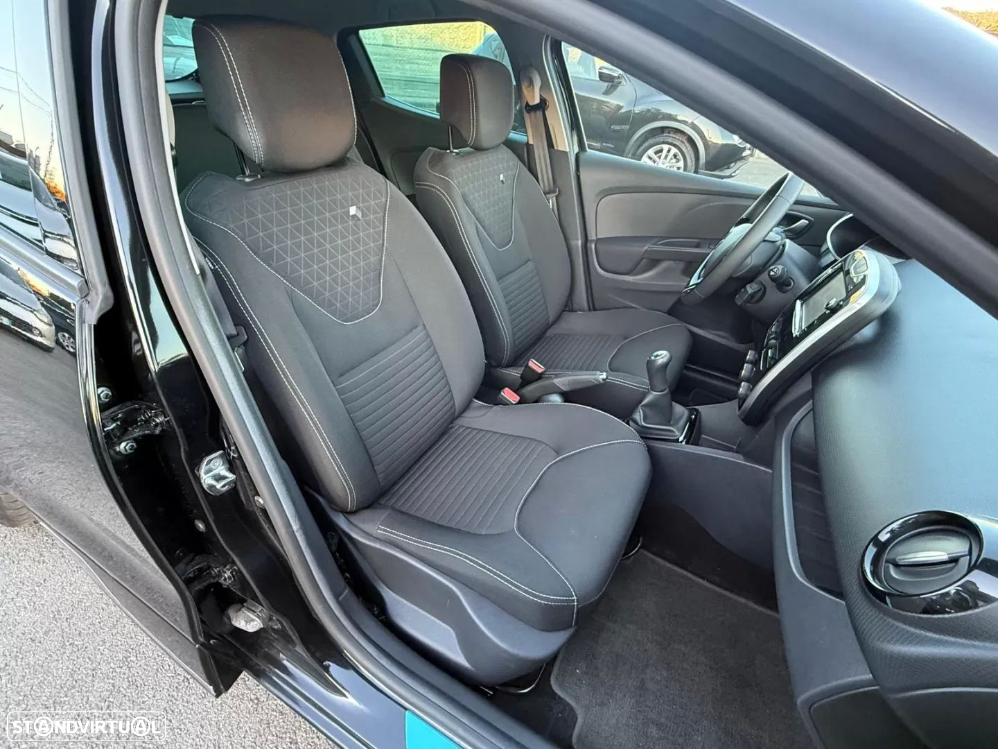 Renault Clio 0.9 TCe Limited Edition - 16