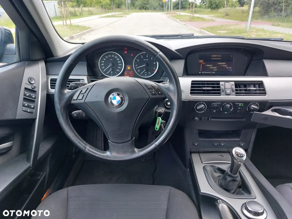 BMW Seria 5 525i - 7