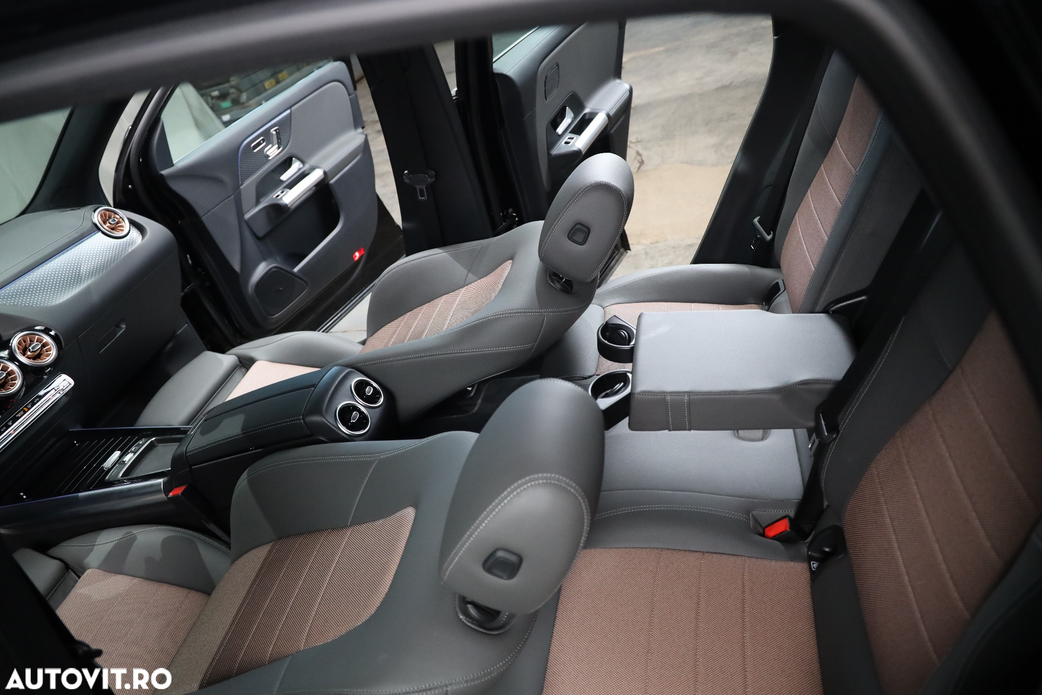 Mercedes-Benz EQA 300 4MATIC - 10
