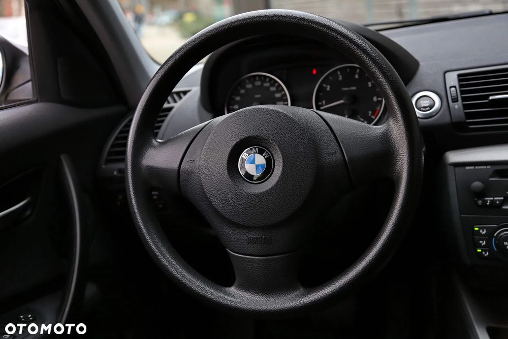 BMW Seria 1 118i - 25