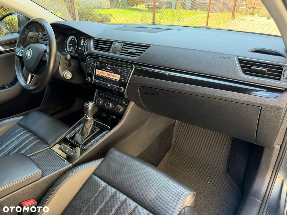 Skoda Superb 2.0 TDI L&K DSG - 20