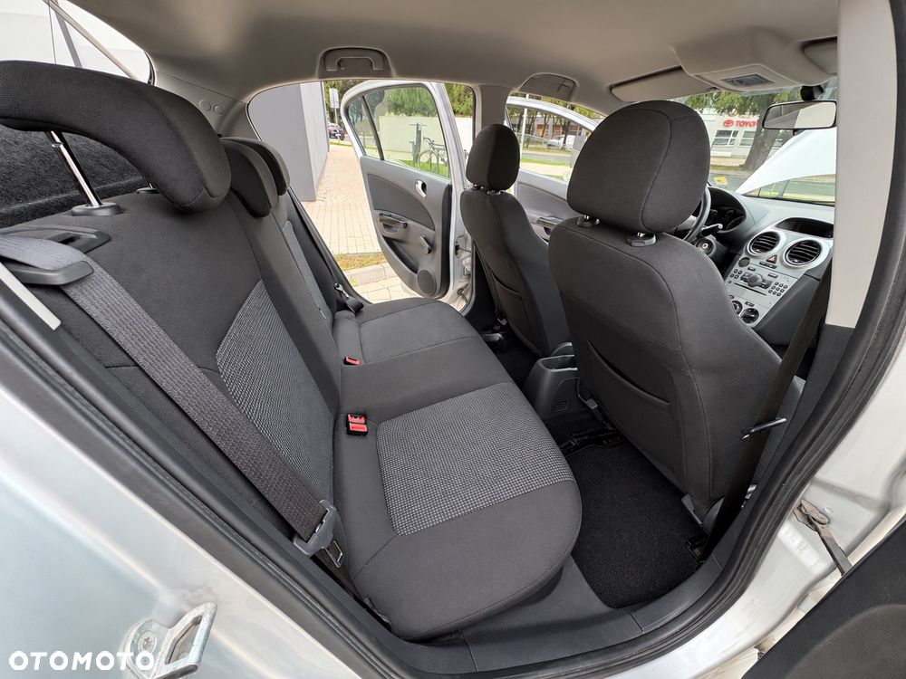 Opel Corsa 1.2 16V Essentia - 24