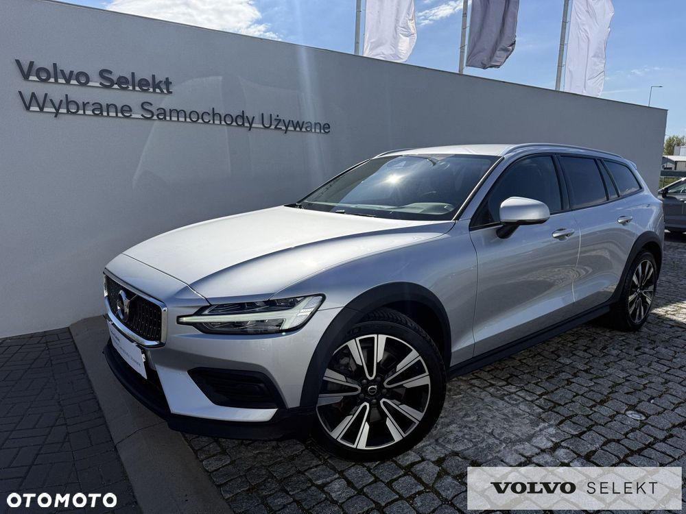 Volvo V60 Cross Country - 4