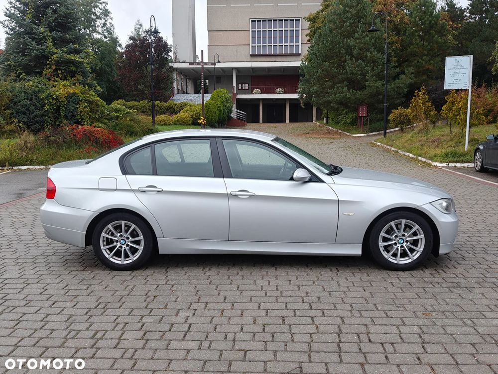 BMW Seria 3 318d - 17