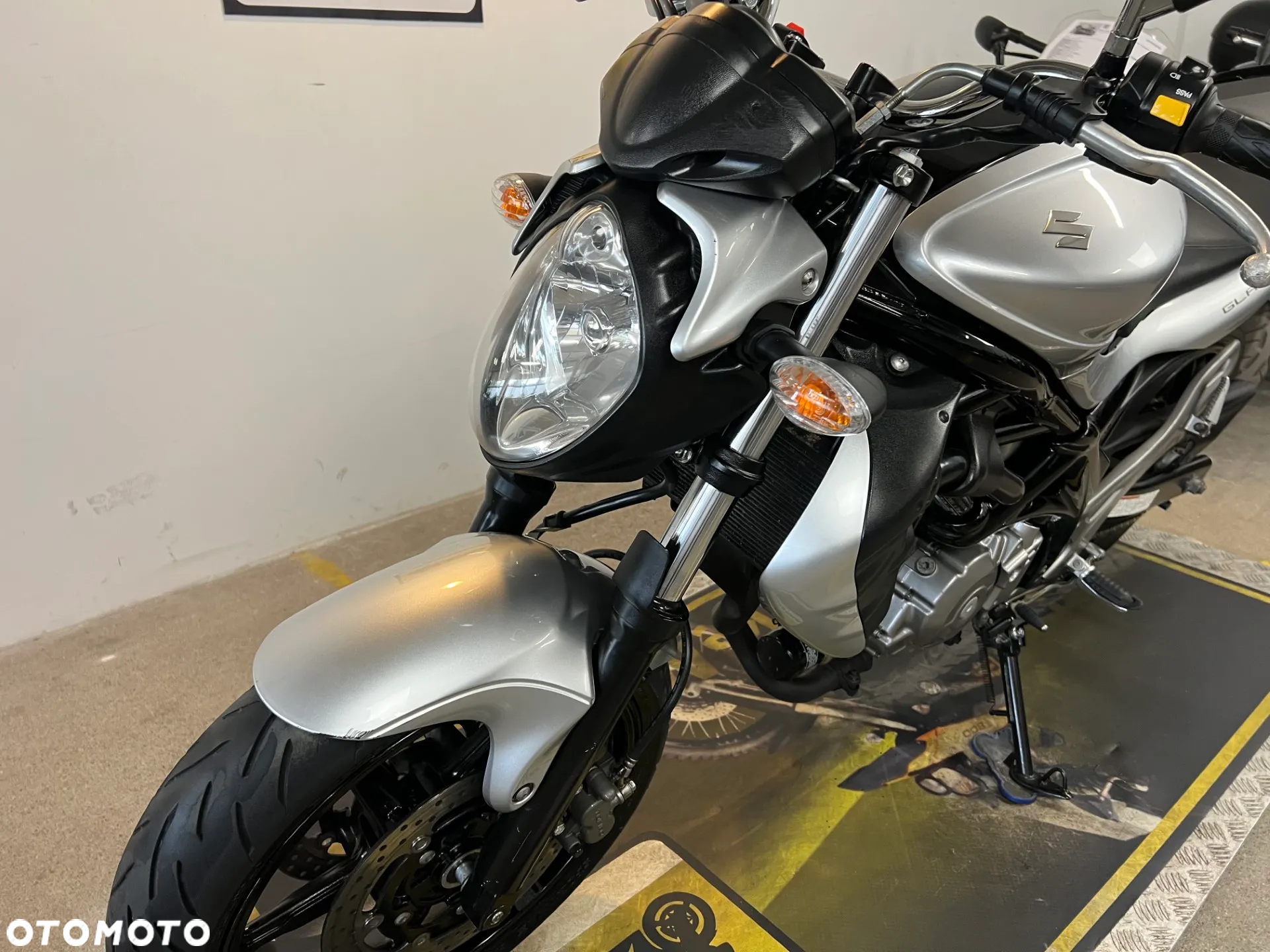 Suzuki Gladius - 21