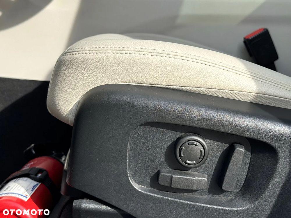 Land Rover Range Rover Velar 2.0 P250 R-Dynamic SE - 17