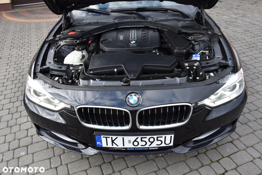 BMW Seria 3 320d Sport Line - 12