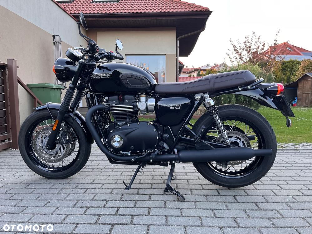 Triumph Bonneville - 2