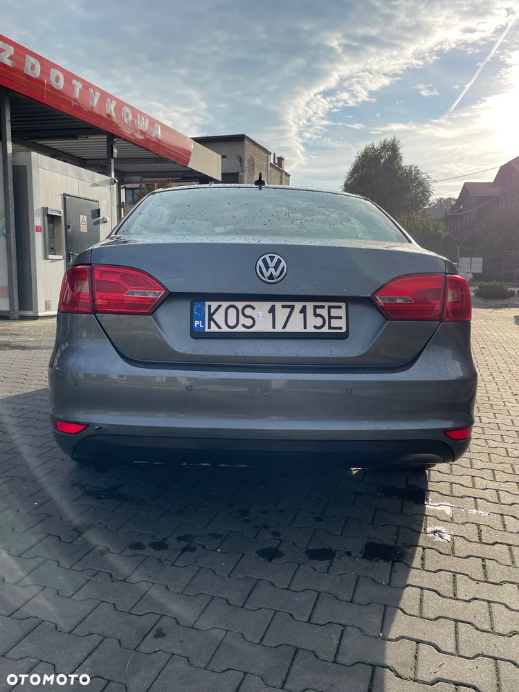 Volkswagen Jetta 1.6 TDI Highline - 4