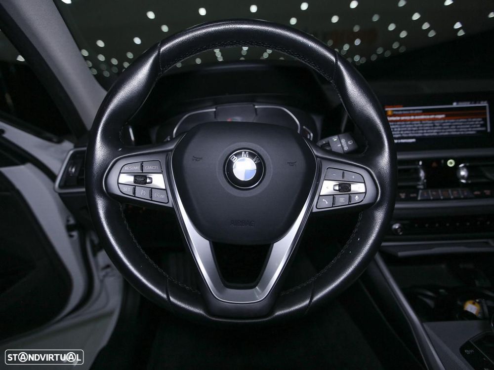 BMW 318 d Touring Auto - 17