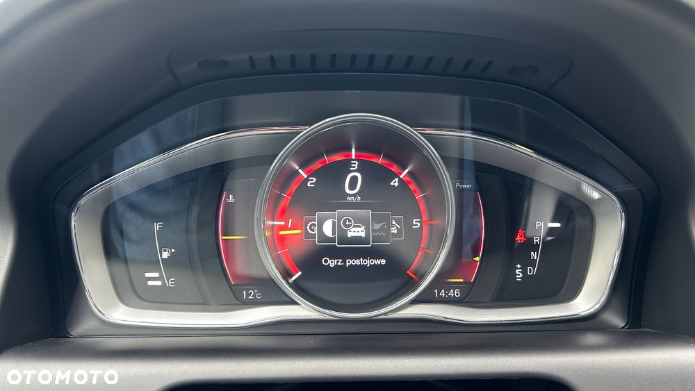 Volvo XC 60 D4 Momentum - 25