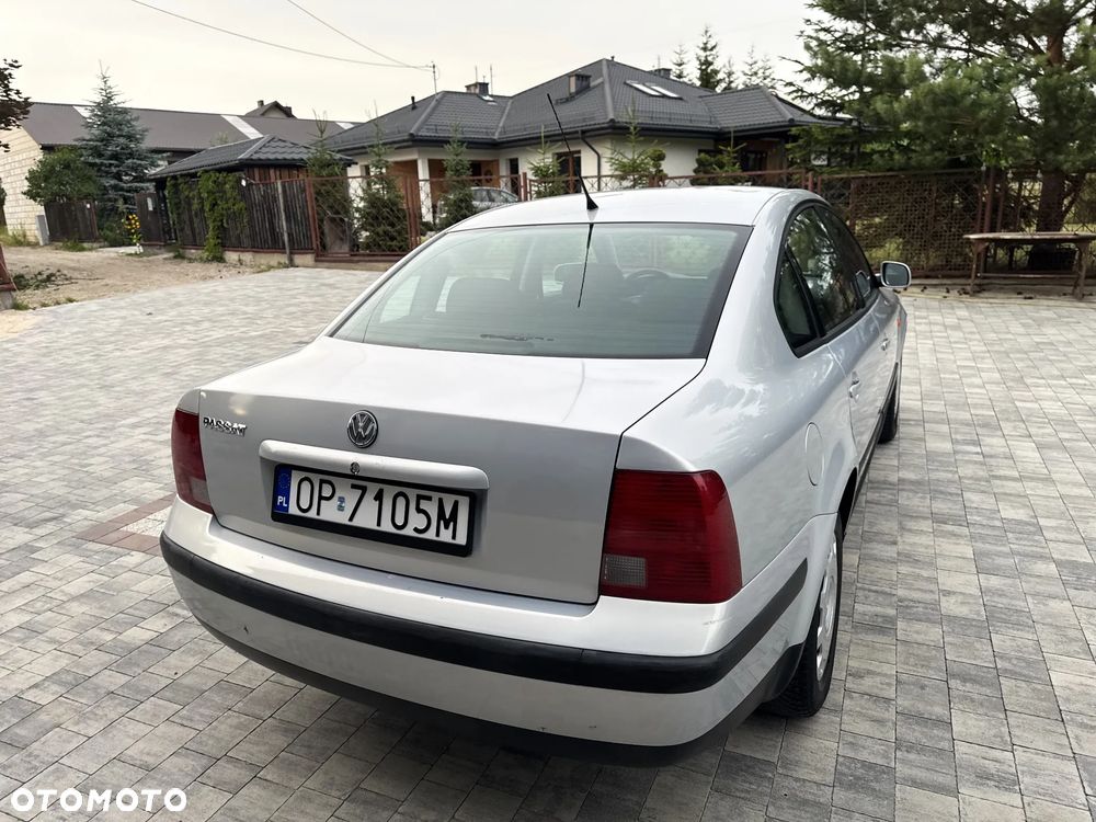 Volkswagen Passat 1.6 GL - 7