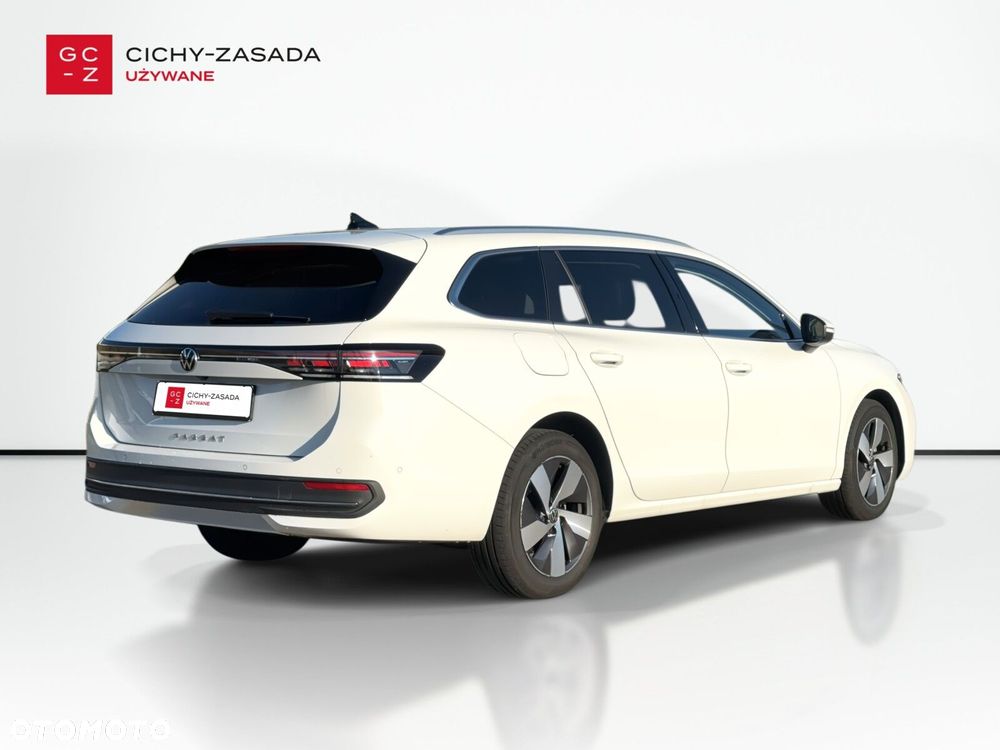 Volkswagen Passat Variant 2.0 TDI SCR Business Plus DSG - 5
