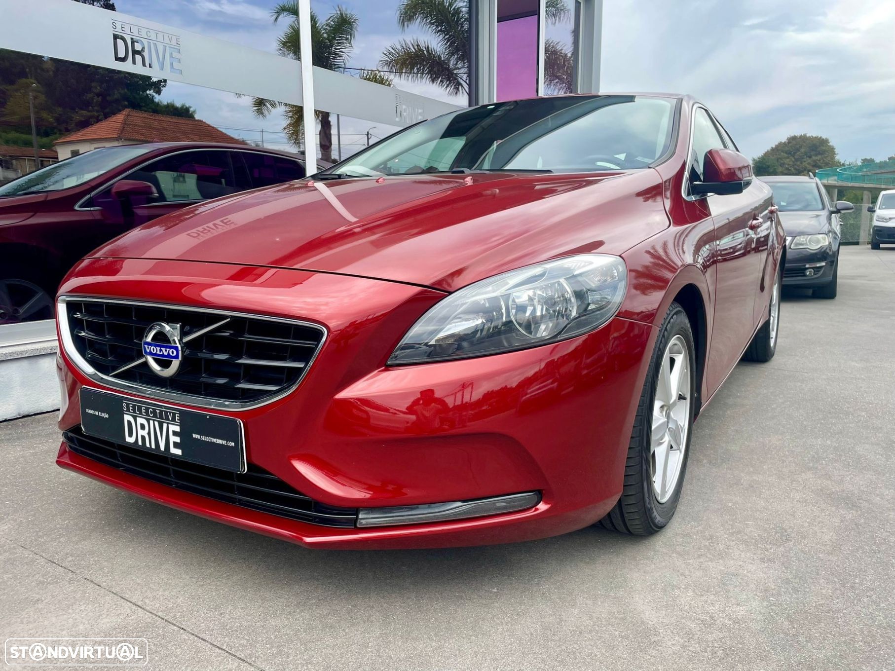 Volvo V40 1.6 D2 Eco Momentum - 1