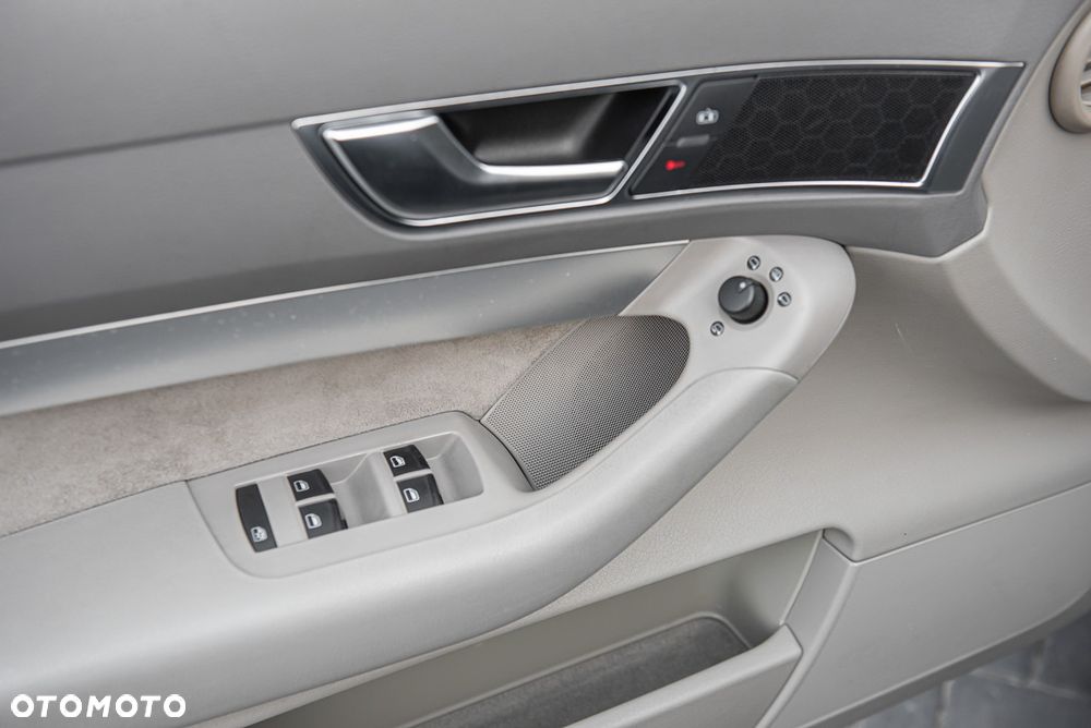 Audi A6 Avant - 16