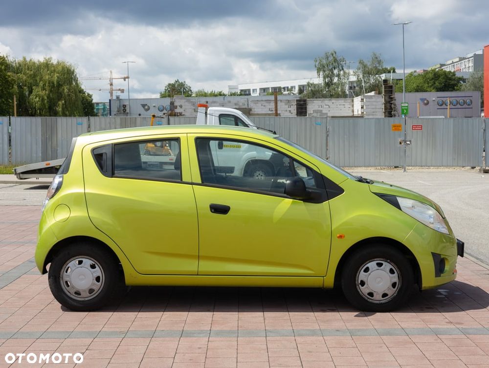 Chevrolet Spark 1.0 Base - 4