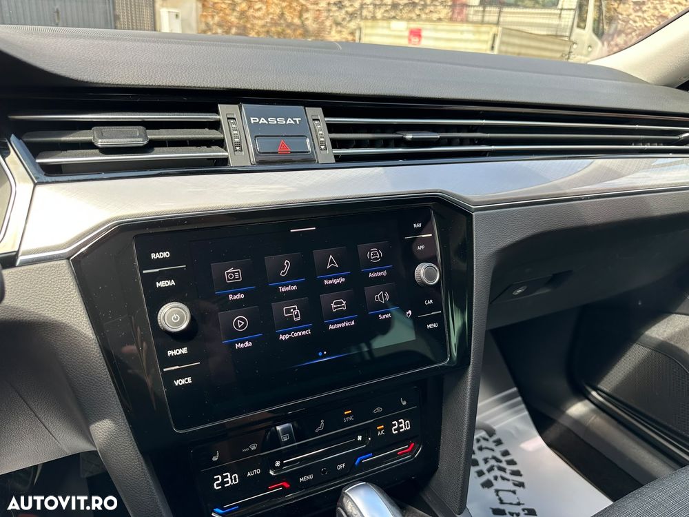 Volkswagen Passat 2.0 TDI DSG Comfortline - 27