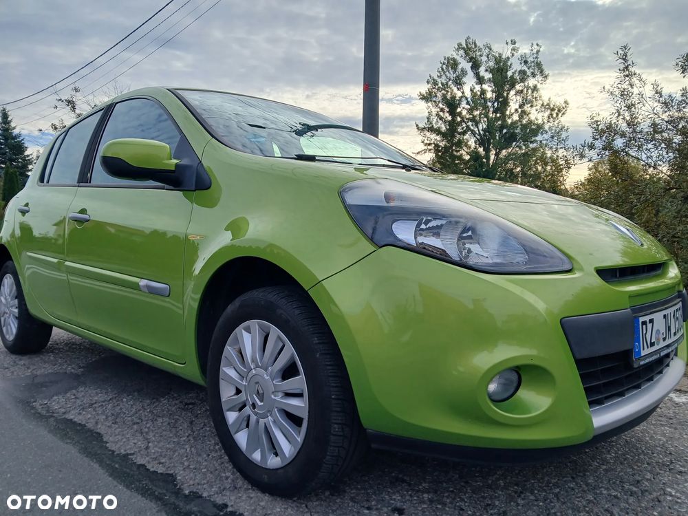Renault Clio 1.2 16V 75 TomTom Edition - 3
