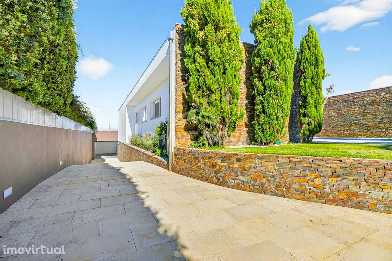 Moradia T4+1 Isolada com piscina aquecida salgada, em Labruge - Grande imagem: 3/25