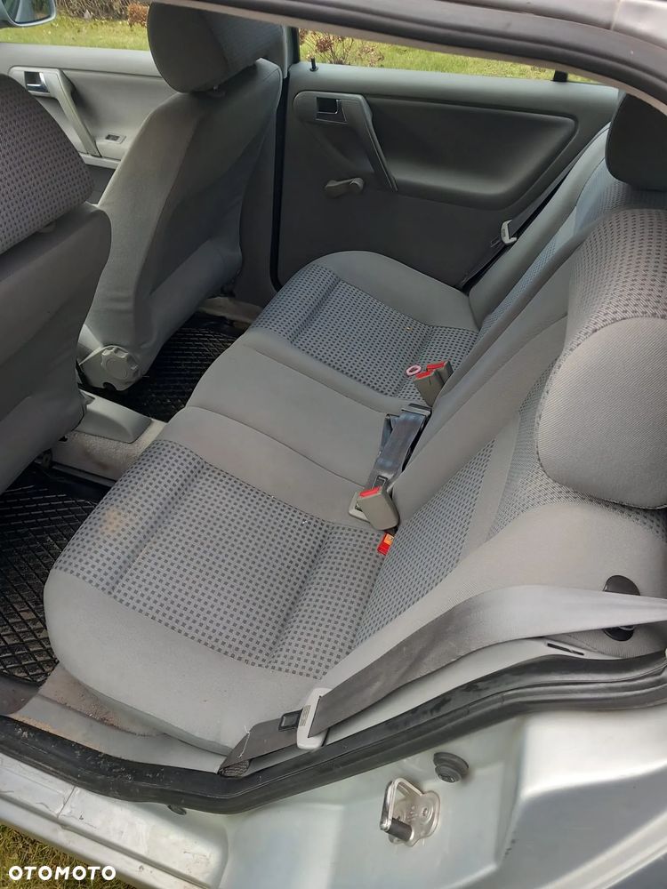 Volkswagen Polo Variant 1.4 - 8