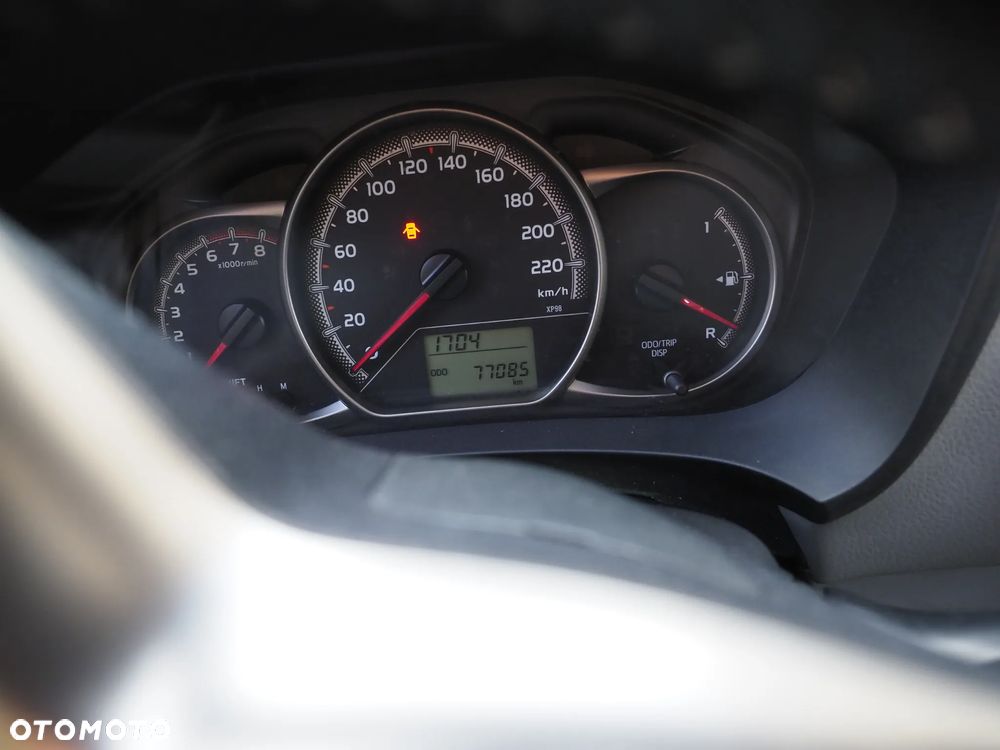 Toyota Yaris 1.33 Active EU6 - 13