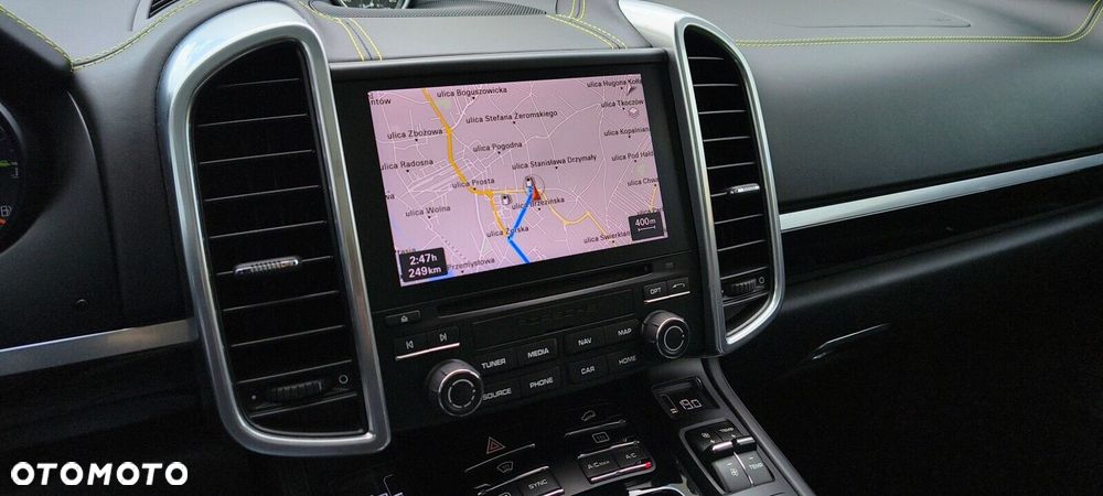 Porsche Cayenne - 27