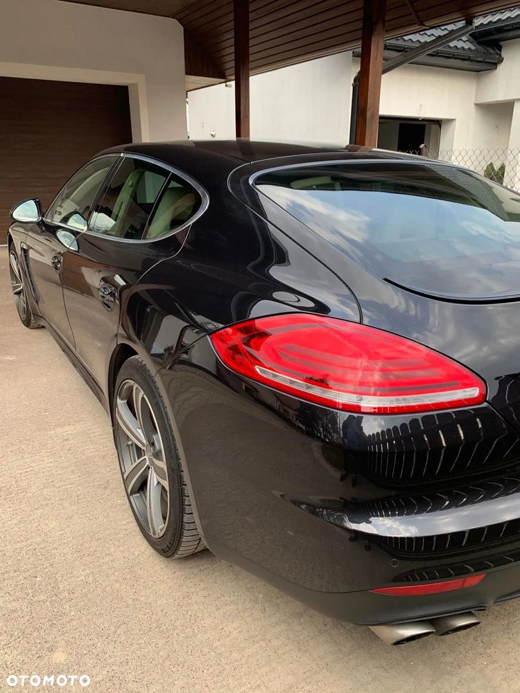 Porsche Panamera 4S - 3