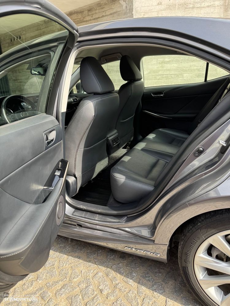 Lexus IS 300H Executive+ - 14