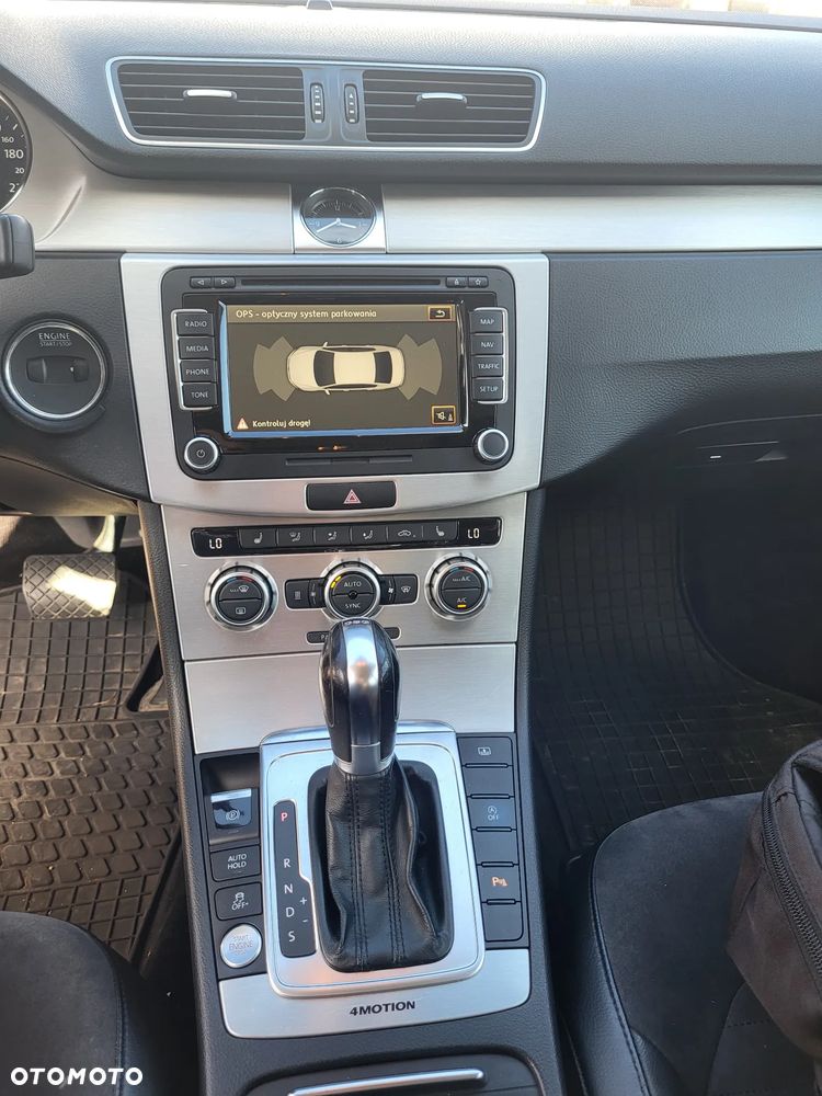 Volkswagen Passat 2.0 TDI 4Mot Highline DSG - 9