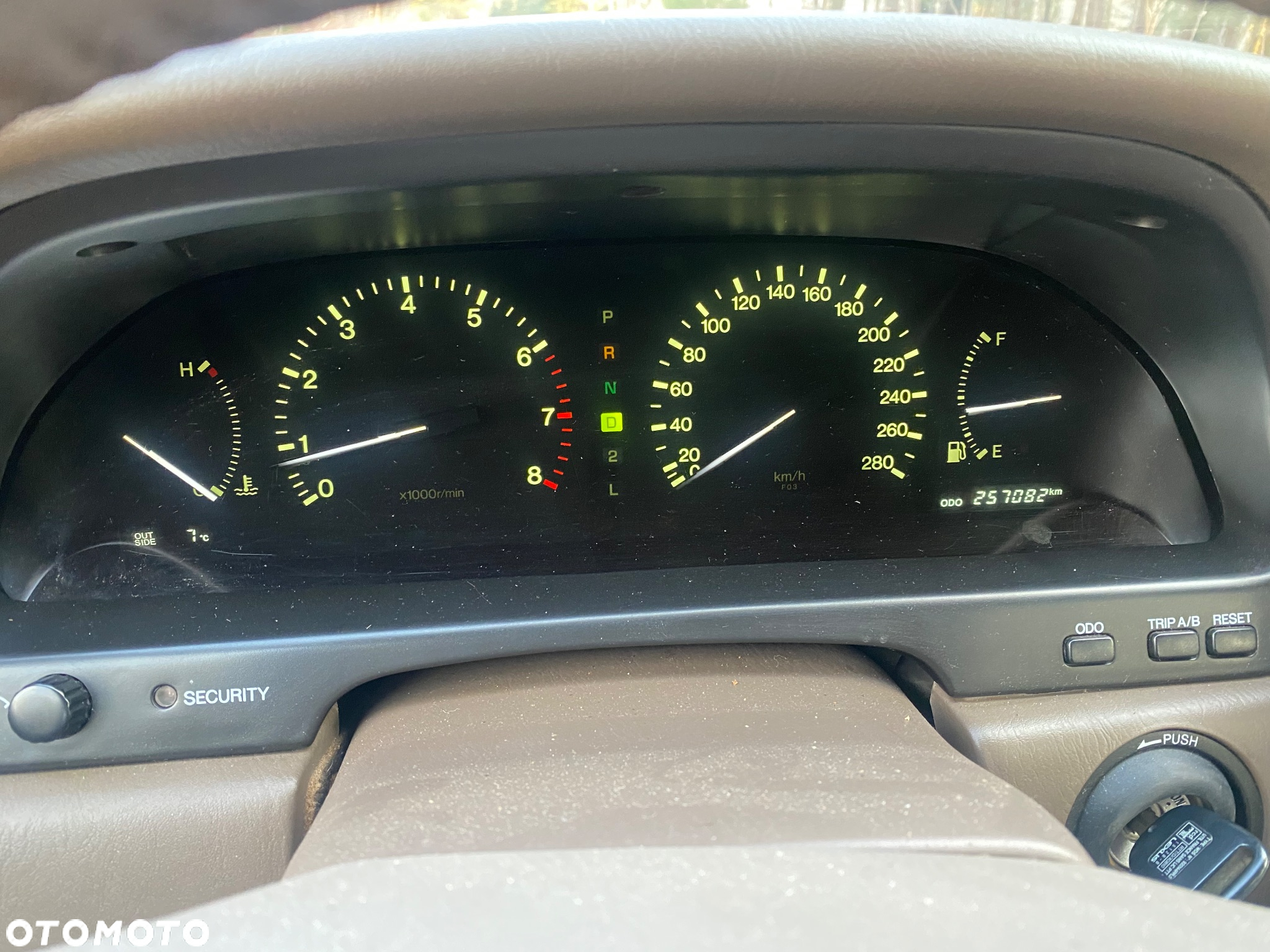 Lexus LS 400 - 22