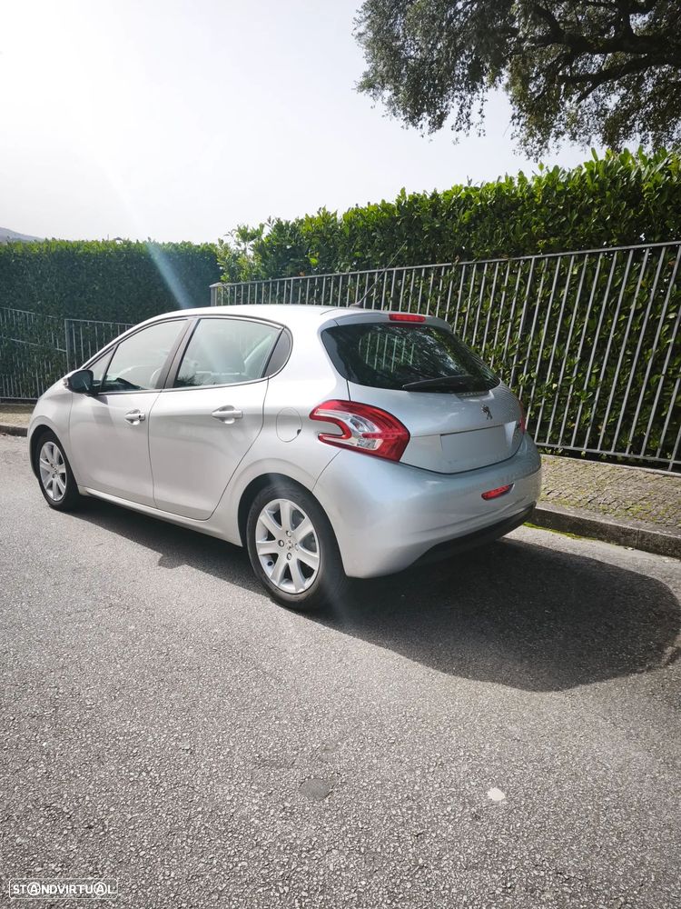 Peugeot 208 1.6 e-HDi Allure - 5