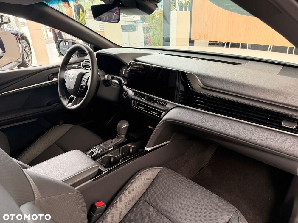 Toyota Camry - 7