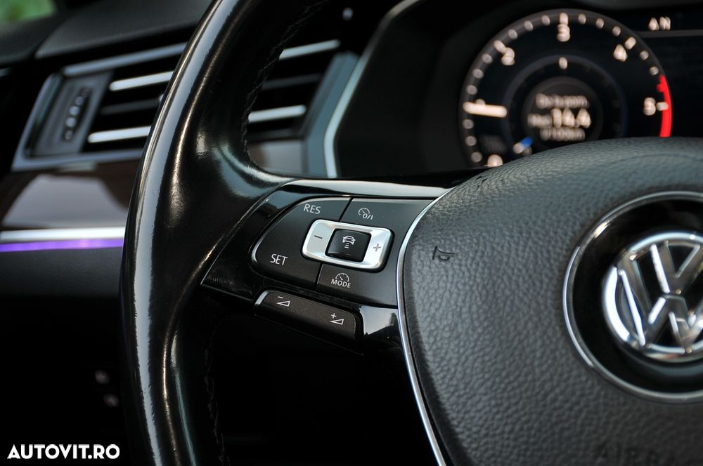 Volkswagen Passat - 25