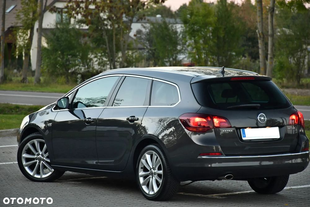 Opel Astra IV 1.4 T Cosmo - 14