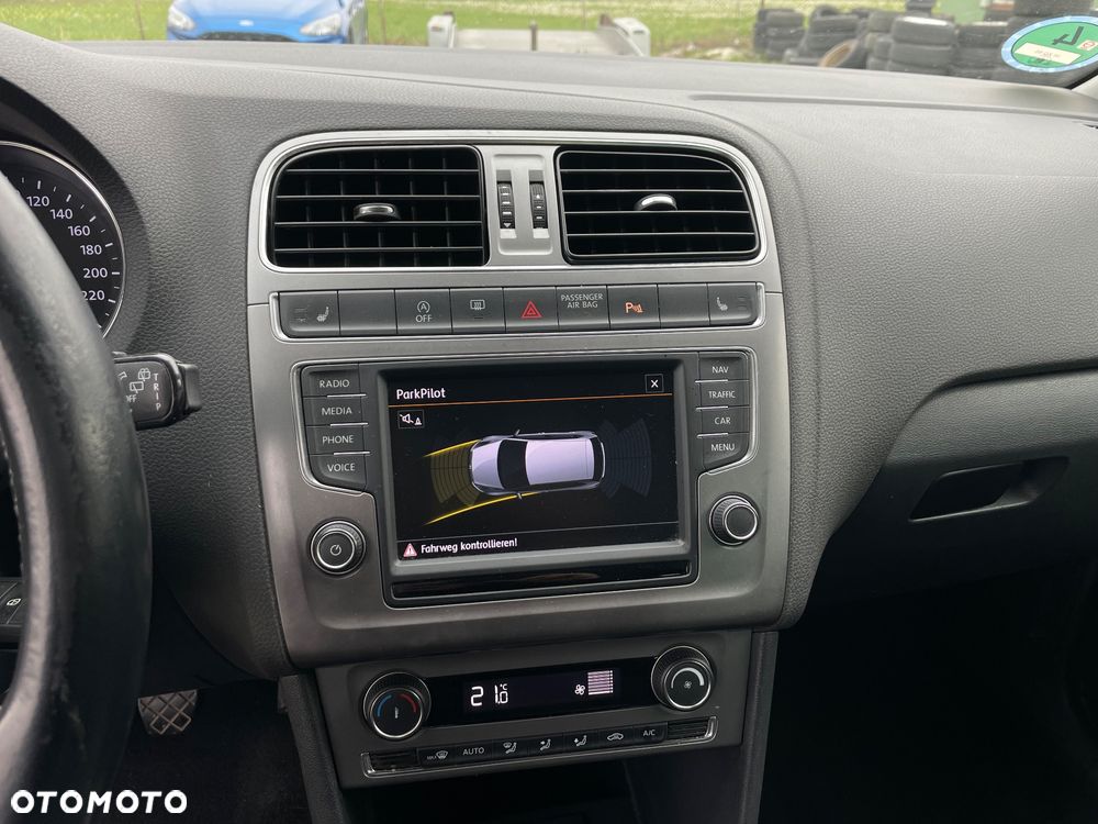 Volkswagen Polo 1.4 TDI Blue Motion Technology Lounge - 10