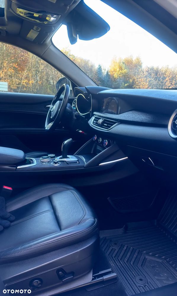 Alfa Romeo Stelvio 2.0 Turbo 16V AT8-Q4 Executive - 21
