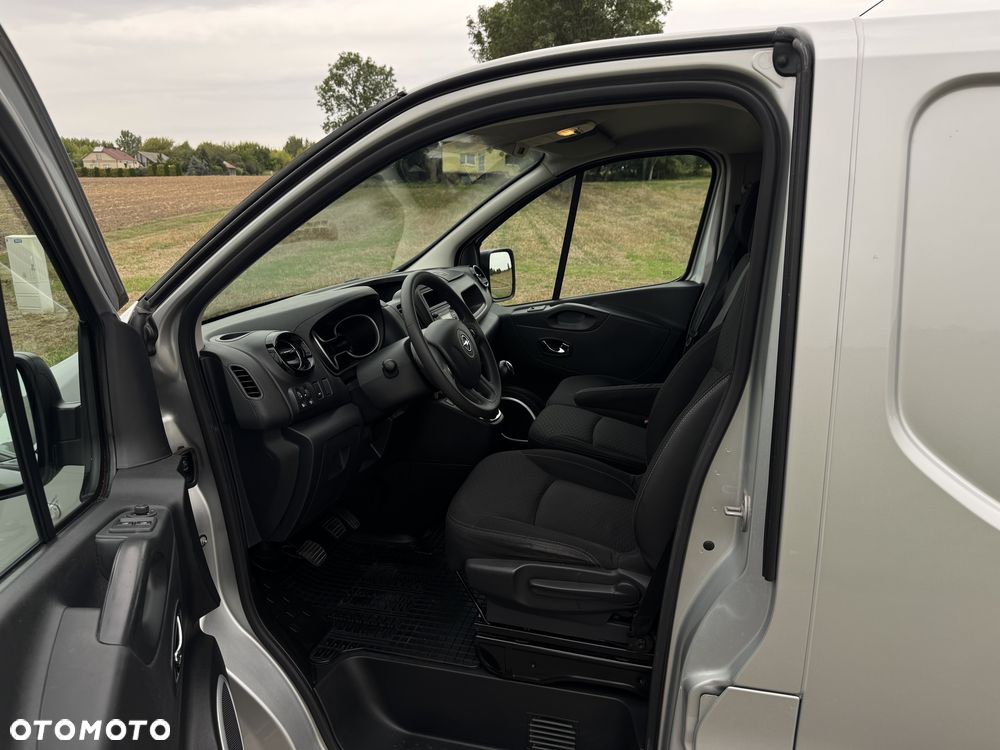 Opel Vivaro - 10