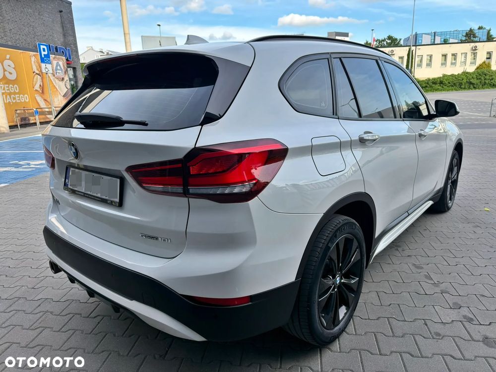 BMW X1 sDrive18i Sport Line - 7